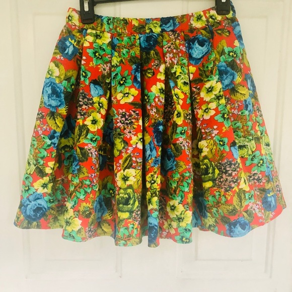 Sugar + Lips Floral Skirt - Picture 2 of 12